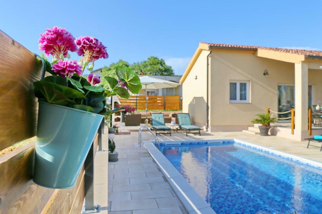 ポセダリェ Punta Garden Pool Houseヴィラ エクステリア 写真